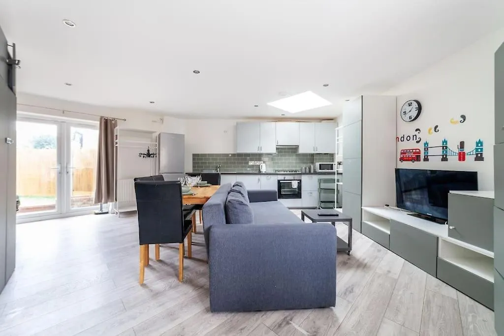 Lovely 2 Bedroom House In Greenwich London Holiday home